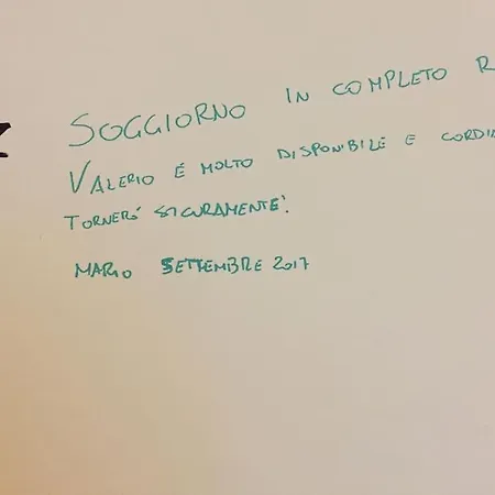 Fresco E Colorato Appartamentino In