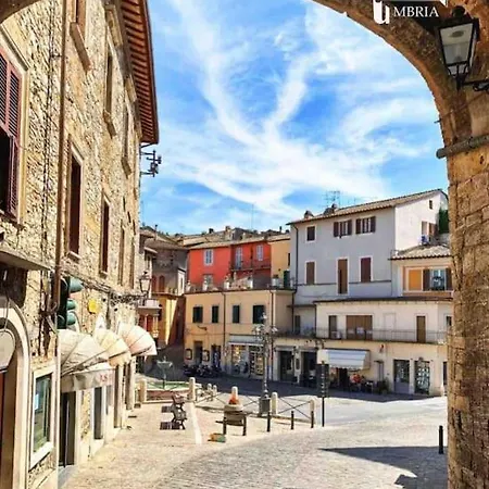 Fresco E Colorato Appartamentino In 公寓